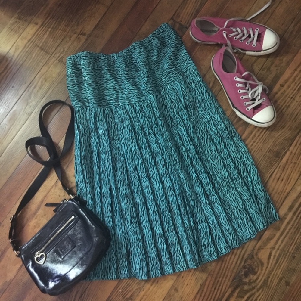 Vintage Turquoise Zebra 🦓 print pleated skirt